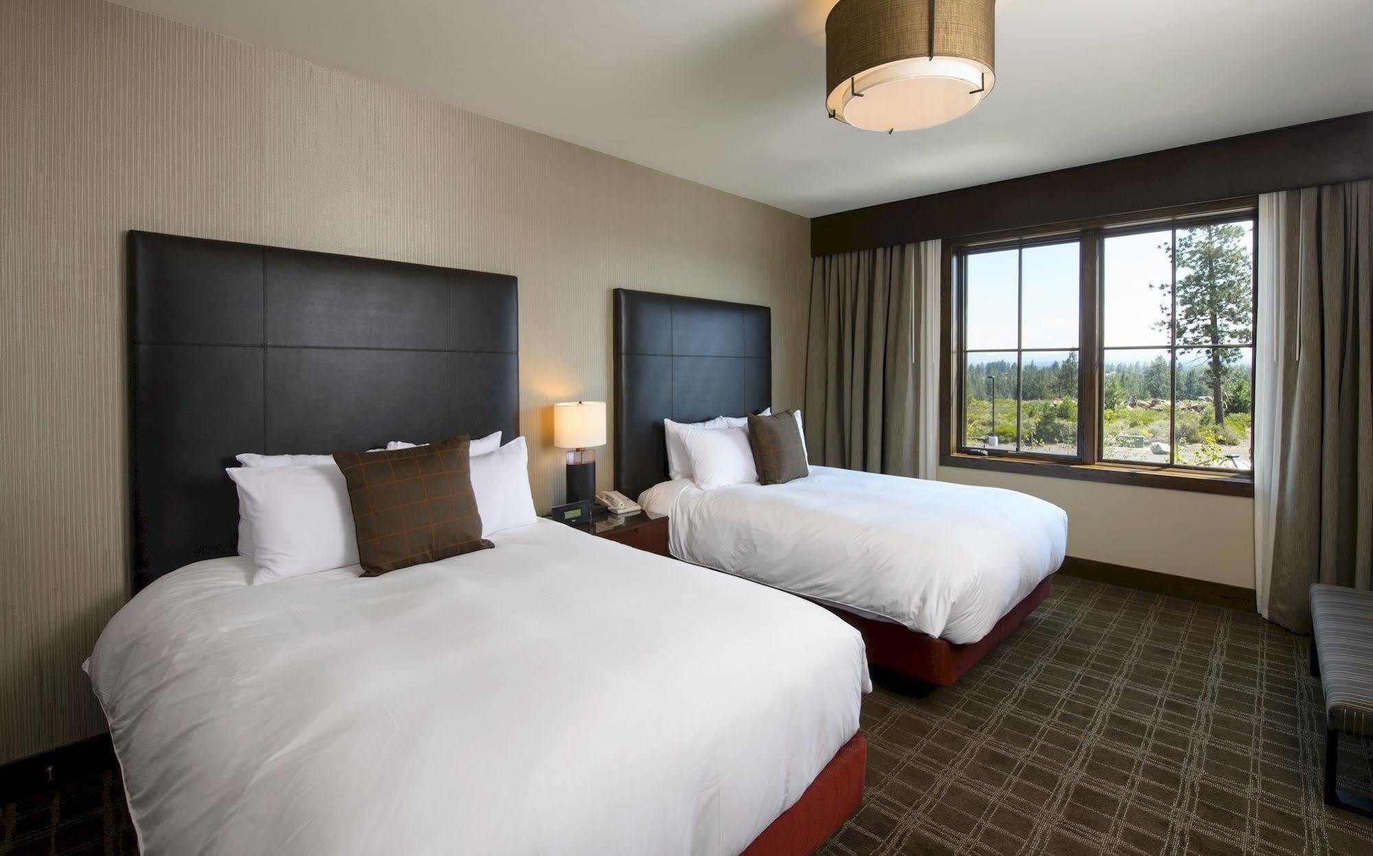 Tetherow Hotel Deschutes River Woods 外观 照片